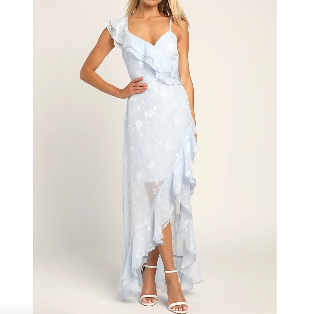 LuLu’s Forever Be Lt Blue Floral Jacquard Maxi Dress sz small NWT